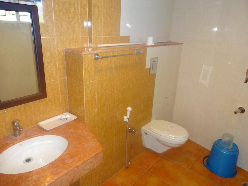 Hotel Geethu International Kovalam Kültér fotó