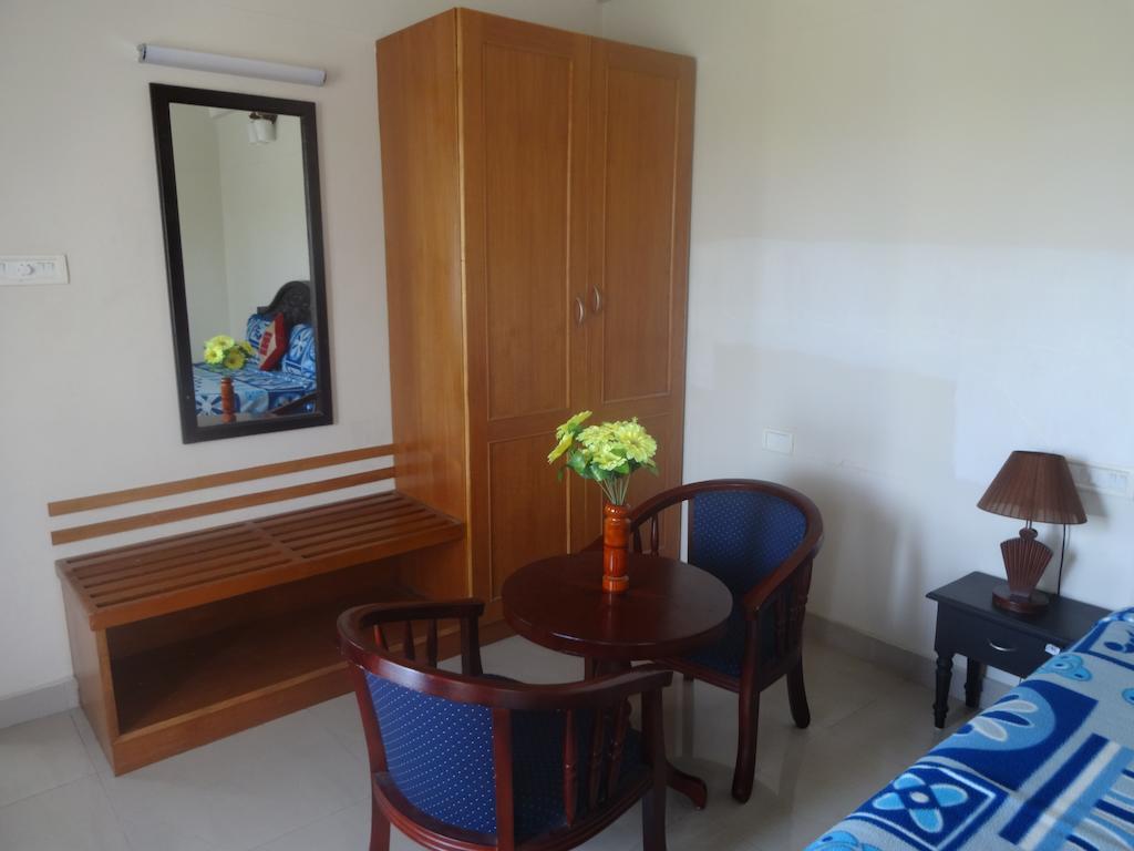 Hotel Geethu International Kovalam Kültér fotó