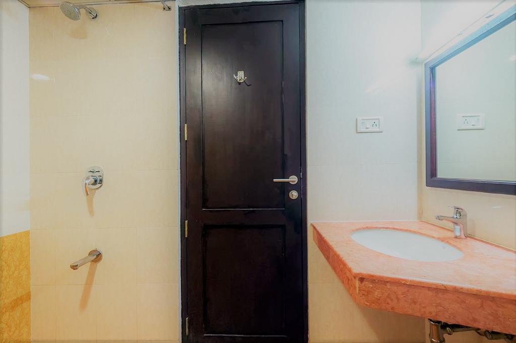 Hotel Geethu International Kovalam Kültér fotó