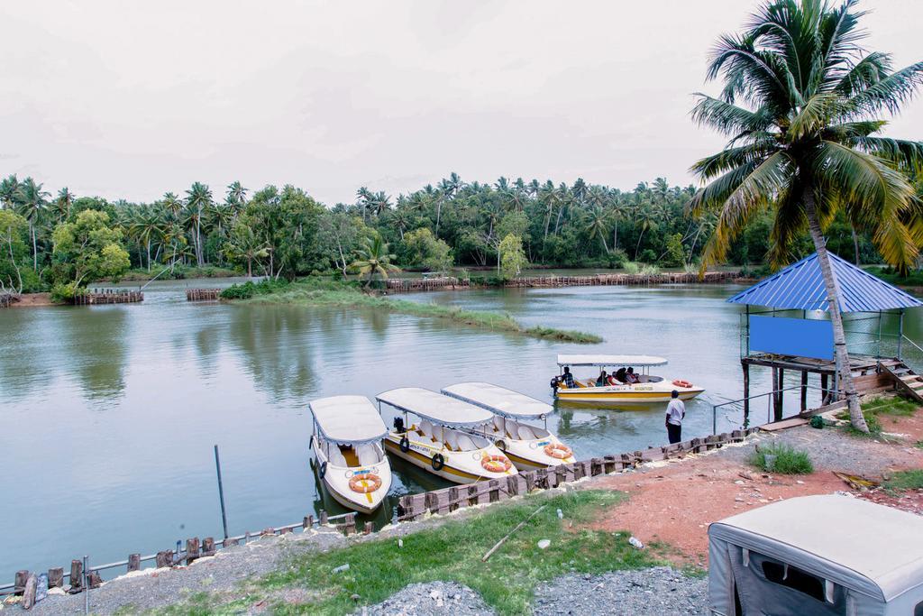 Hotel Geethu International Kovalam Kültér fotó