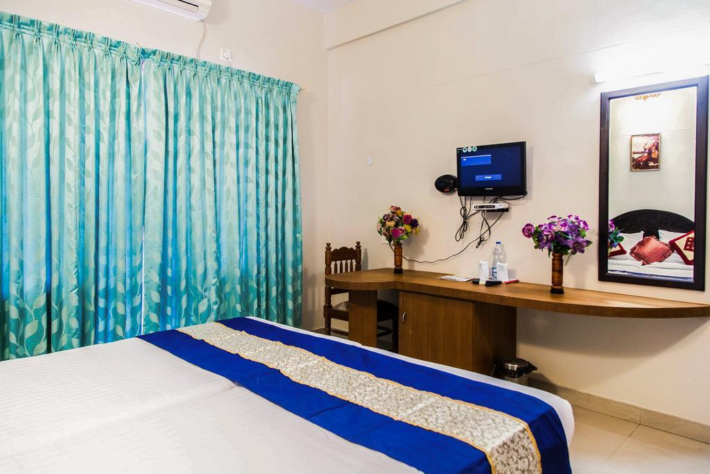 Hotel Geethu International Kovalam Kültér fotó