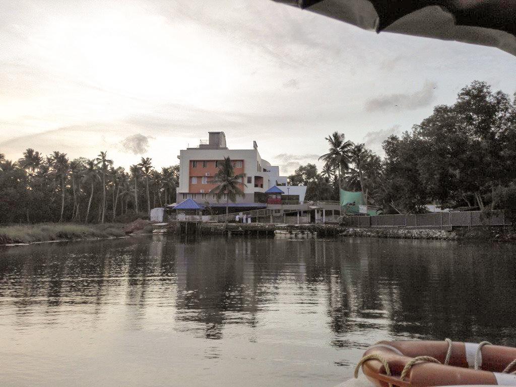 Hotel Geethu International Kovalam Kültér fotó