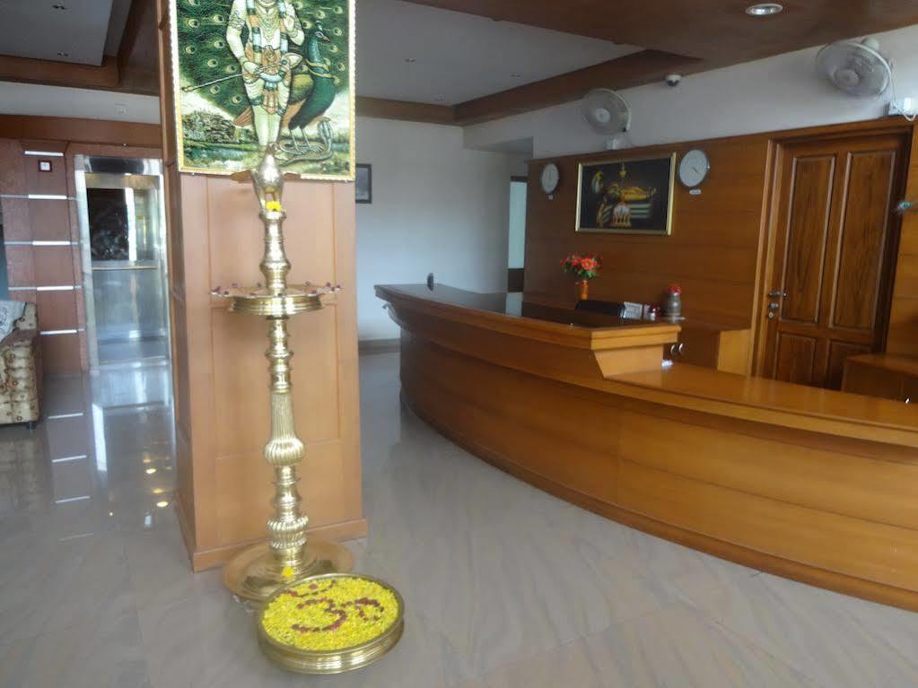 Hotel Geethu International Kovalam Kültér fotó