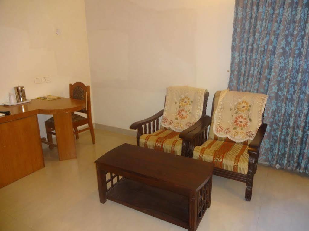 Hotel Geethu International Kovalam Kültér fotó
