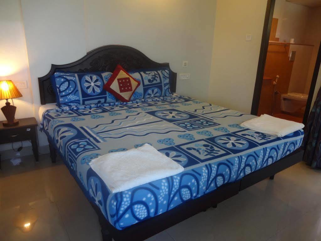 Hotel Geethu International Kovalam Kültér fotó